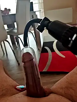 Szeltolo001 online show from 13, 4, 2026