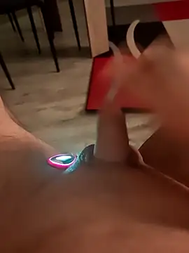 Szeltolo001 online show from 9, 2, 2026