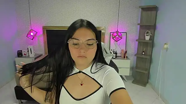 delilaquinn online show from 4, 2, 2025