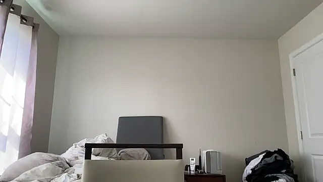 SluggishChase99 online show from 15, 4, 2026