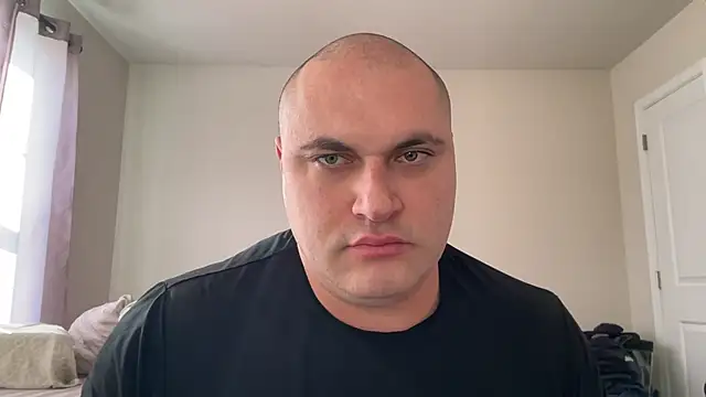 SluggishChase99 online show from 18, 12, 2025