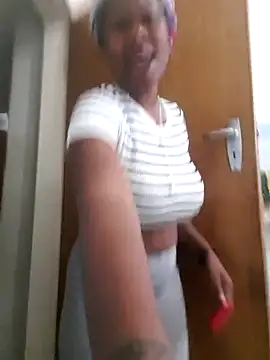 Snapshot of PerfectionBerrie chatting on 10, 2, 2025 PerfectionBerrie online show from 10, 2, 2025
