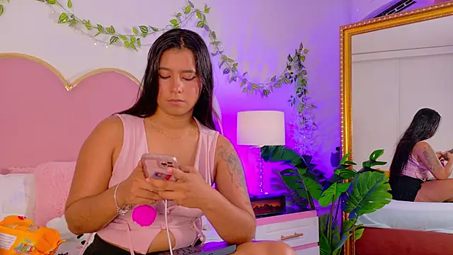 EmmaCrush online show from 16, 12, 2025