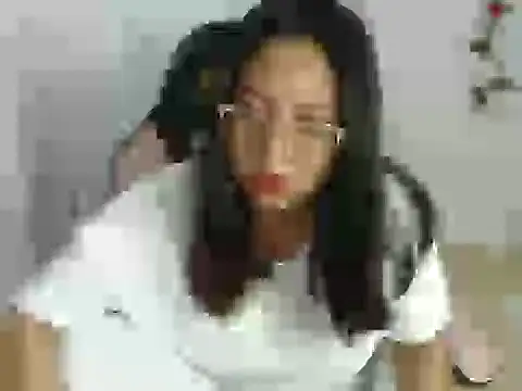Snapshot of layla_gomez chatting on 19, 10, 2025 layla gomez online show from 19, 10, 2025