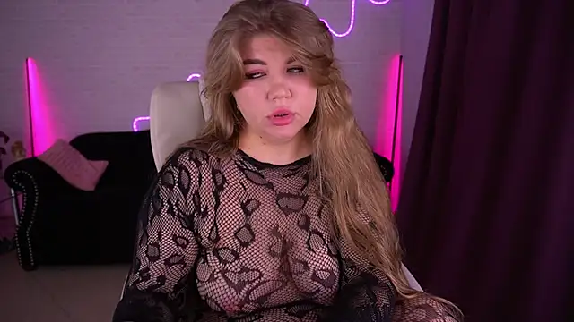 Snapshot of GabbieJay chatting on 7, 11, 2025 GabbieJay online show from 7, 11, 2025