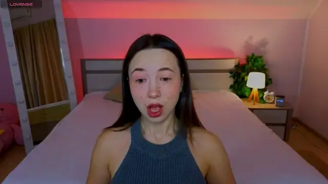 Hayle Hill online show from 11, 11, 2025