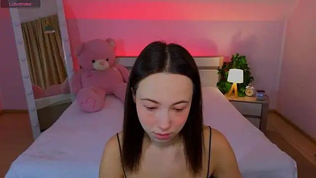 Hayle Hill online show from 17, 11, 2025