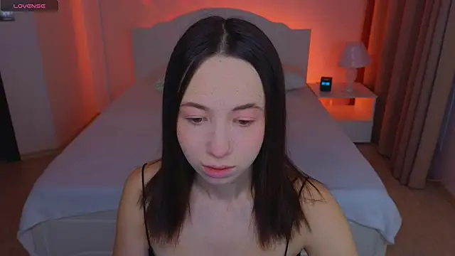 Hayle Hill online show from 24, 11, 2025