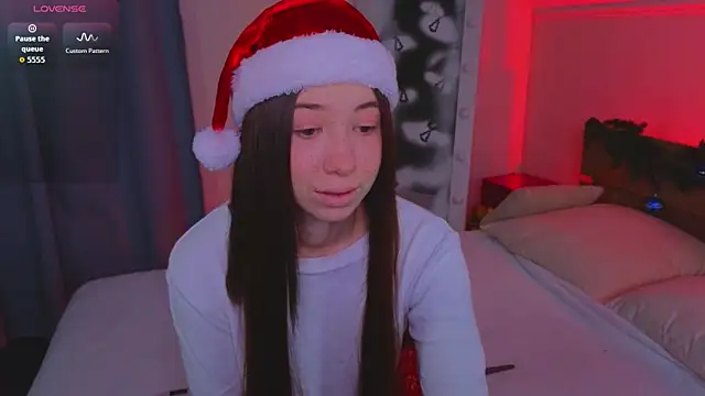 Hayle Hill online show from 14, 12, 2025