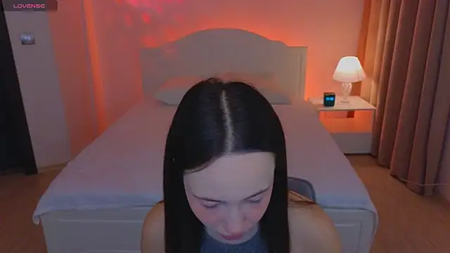 Hayle Hill online show from 18, 11, 2025