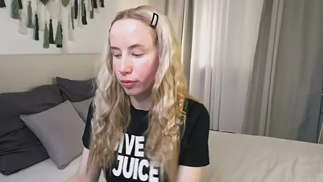 Cassie Kelman online show from 14, 4, 2026