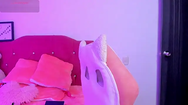 LucianaTomson online show from 10, 2, 2026