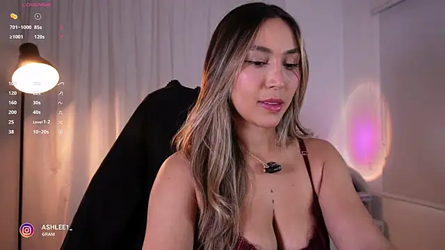 ashley2004 x online show from 2, 7, 2026