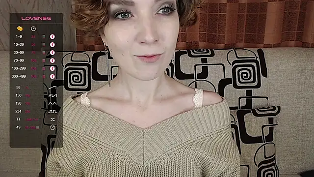 Snapshot of TinaWince chatting on 9, 11, 2025 TinaWince online show from 9, 11, 2025