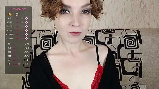 Snapshot of TinaWince chatting on 9, 10, 2025 TinaWince online show from 9, 10, 2025