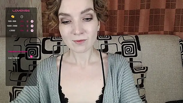 Snapshot of TinaWince chatting on 4, 12, 2025 TinaWince online show from 4, 12, 2025