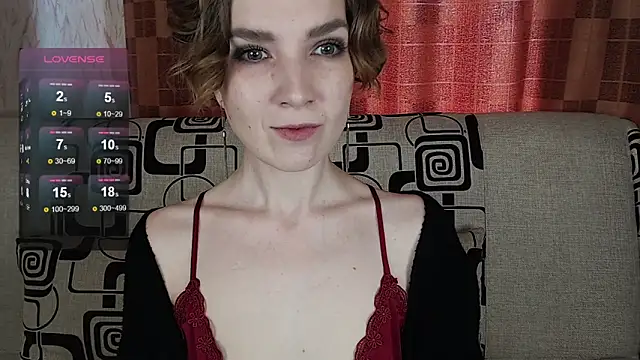 Snapshot of TinaWince chatting on 7, 5, 2026 TinaWince online show from 7, 5, 2026