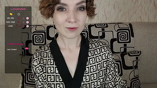 Snapshot of TinaWince chatting on 24, 10, 2025 TinaWince online show from 24, 10, 2025