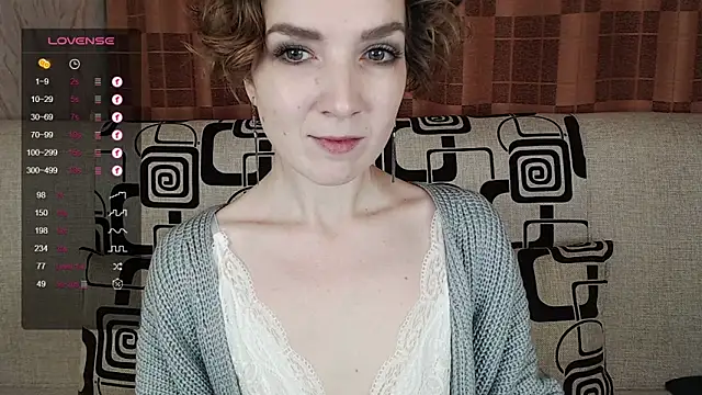 Snapshot of TinaWince chatting on 8, 11, 2025 TinaWince online show from 8, 11, 2025