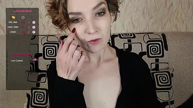 Snapshot of TinaWince chatting on 19, 10, 2025 TinaWince online show from 19, 10, 2025