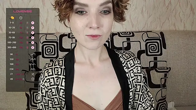 Snapshot of TinaWince chatting on 11, 10, 2025 TinaWince online show from 11, 10, 2025