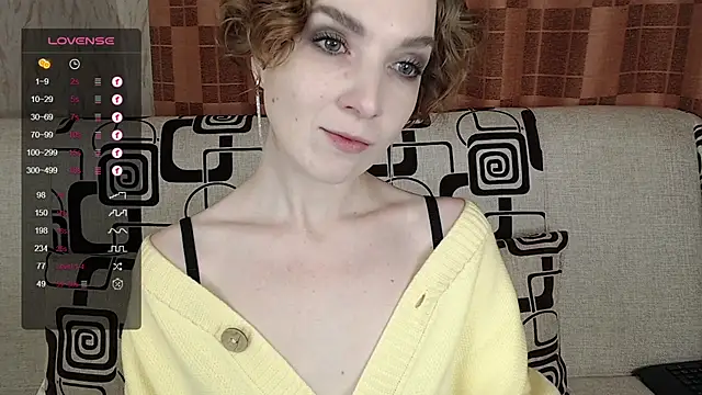 Snapshot of TinaWince chatting on 16, 11, 2025 TinaWince online show from 16, 11, 2025