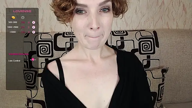 Snapshot of TinaWince chatting on 5, 10, 2025 TinaWince online show from 5, 10, 2025
