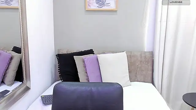 Snapshot of _alaiasmile_ chatting on 23, 11, 2025 alaiasmile online show from 23, 11, 2025