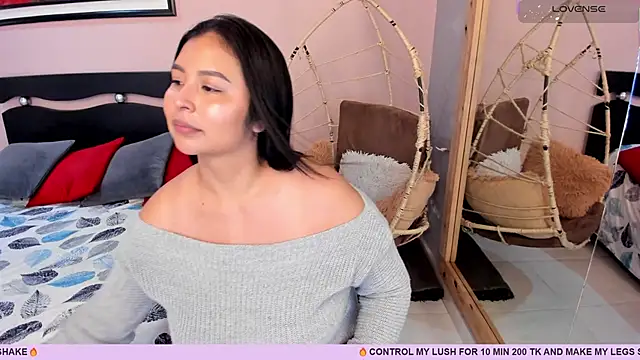 Snapshot of _alaiasmile_ chatting on 8, 10, 2025 alaiasmile online show from 8, 10, 2025