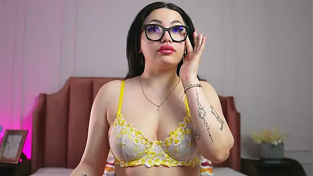 Snapshot of LisaRaee chatting on 2, 6, 2026 LisaRaee online show from 2, 6, 2026