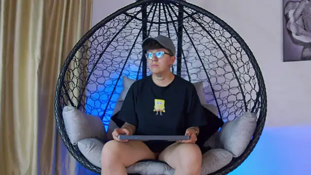 alex noa online show from 15, 4, 2026