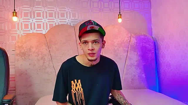 Snapshot of kendalltaylorr chatting on 28, 11, 2025 kendalltaylorr online show from 28, 11, 2025