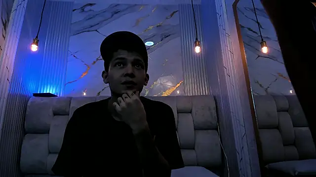 Snapshot of kendalltaylorr chatting on 10, 10, 2025 kendalltaylorr online show from 10, 10, 2025