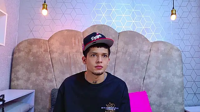 kendalltaylorr online show from 12, 3, 2026