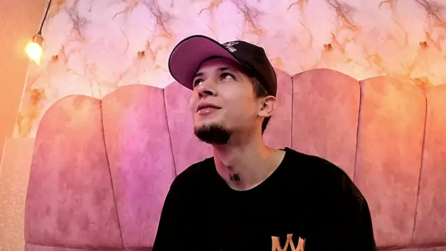 Snapshot of kendalltaylorr chatting on 15, 10, 2025 kendalltaylorr online show from 15, 10, 2025