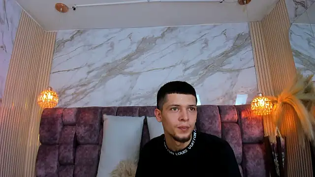 kendalltaylorr online show from 29, 3, 2026