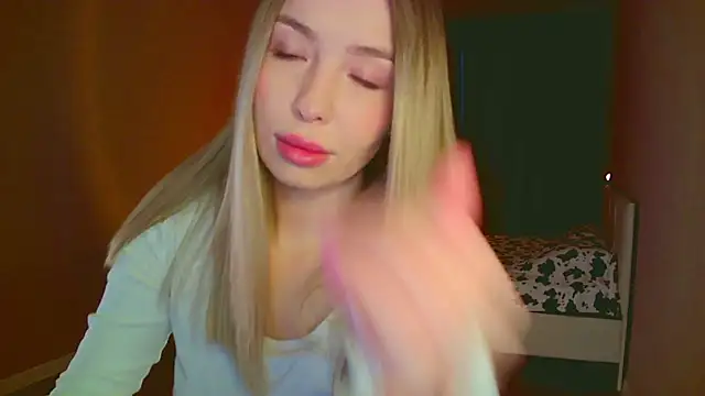 mia raspberrie online show from 12, 2, 2025