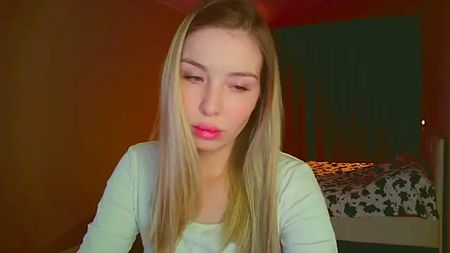 mia raspberrie online show from 6, 2, 2025