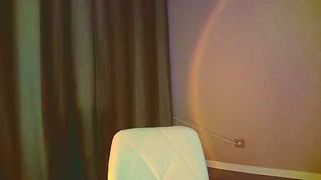 mia raspberrie online show from 7, 1, 2025