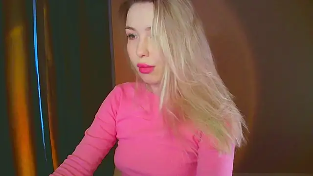 mia raspberrie online show from 6, 12, 2024