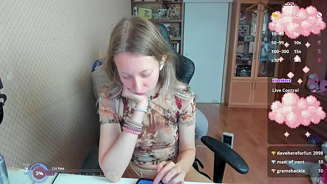 Snapshot of cutieMila chatting on 21, 10, 2025 cutieMila online show from 21, 10, 2025