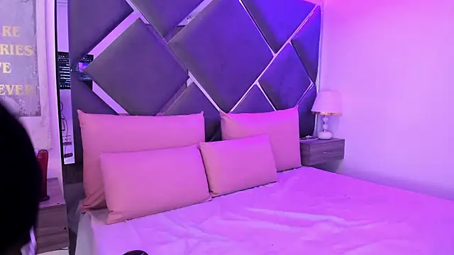 Charlotte Myers online show from 9, 10, 2025