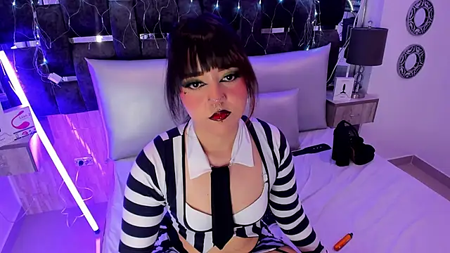 Charlotte Myers online show from 24, 2, 2025