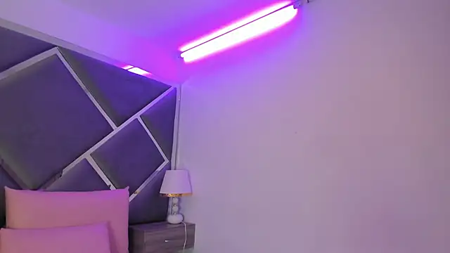 Charlotte Myers online show from 21, 11, 2025