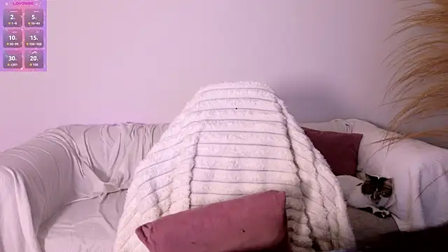 ElissaDominguez online show from 2, 8, 2026