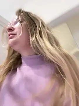 Teya moon  online show from 30, 3, 2026