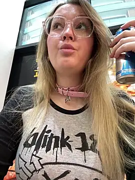 Teya moon  online show from 22, 3, 2026