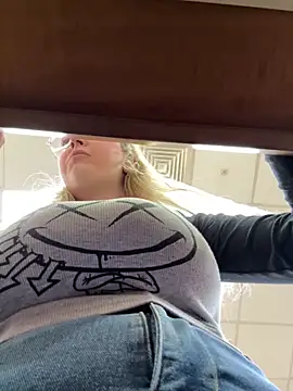 Teya moon  online show from 22, 2, 2026