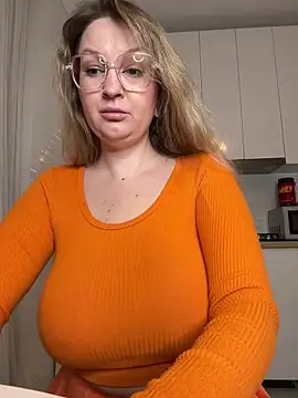 Teya moon  online show from 2, 11, 2025