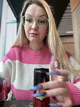 Teya moon  online show from 14, 1, 2025